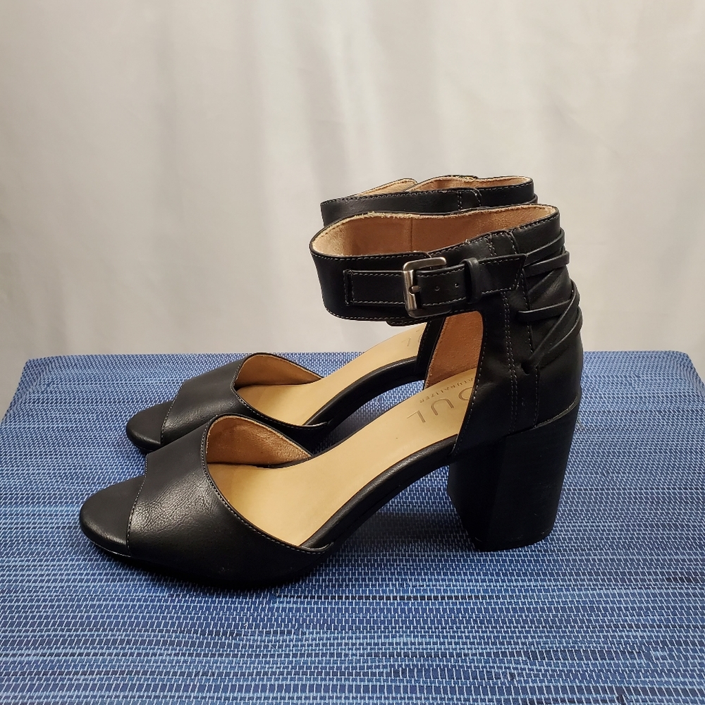Soul Naturalizer sandals black size 8.5